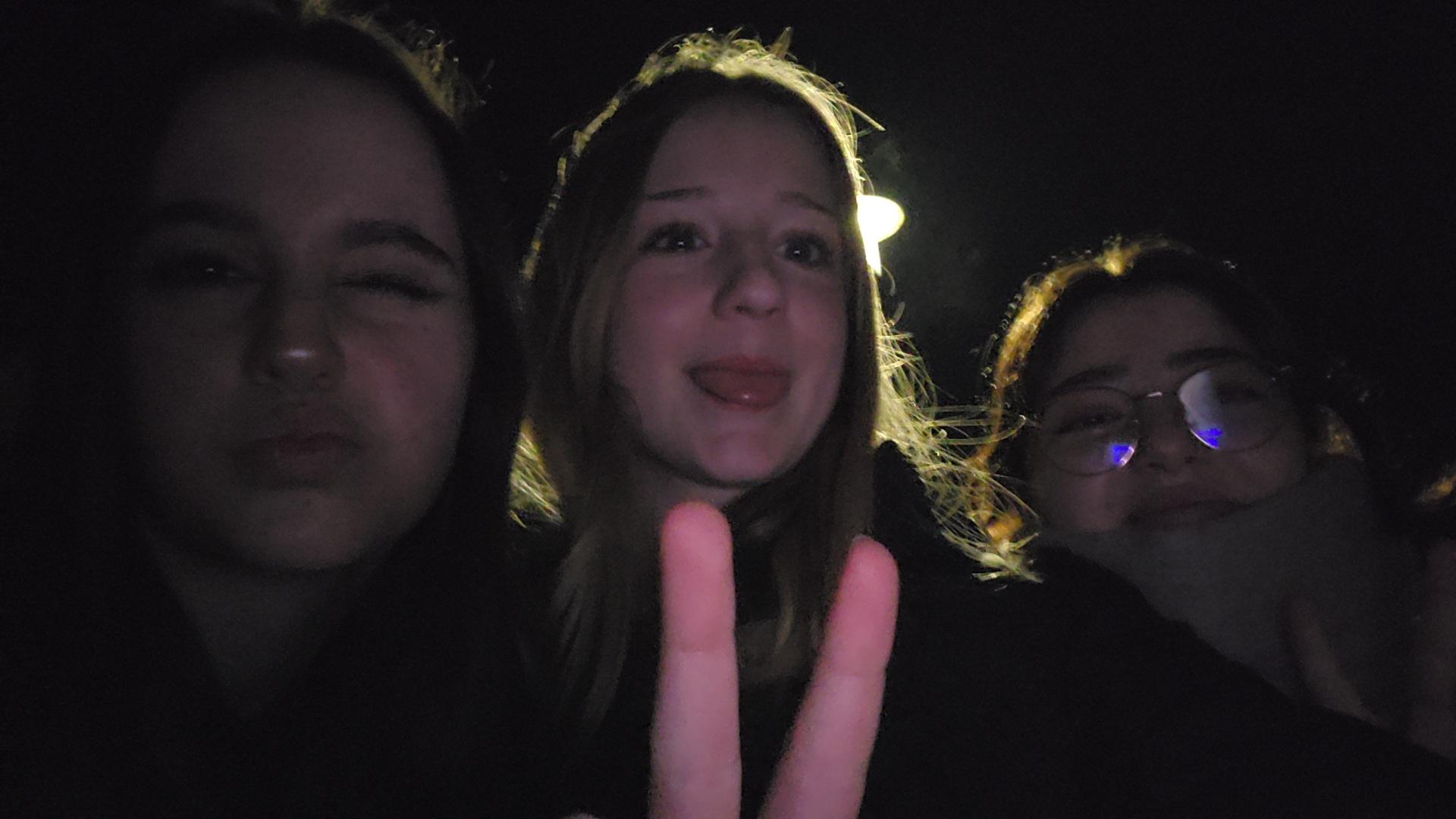 Lari, Sazin
